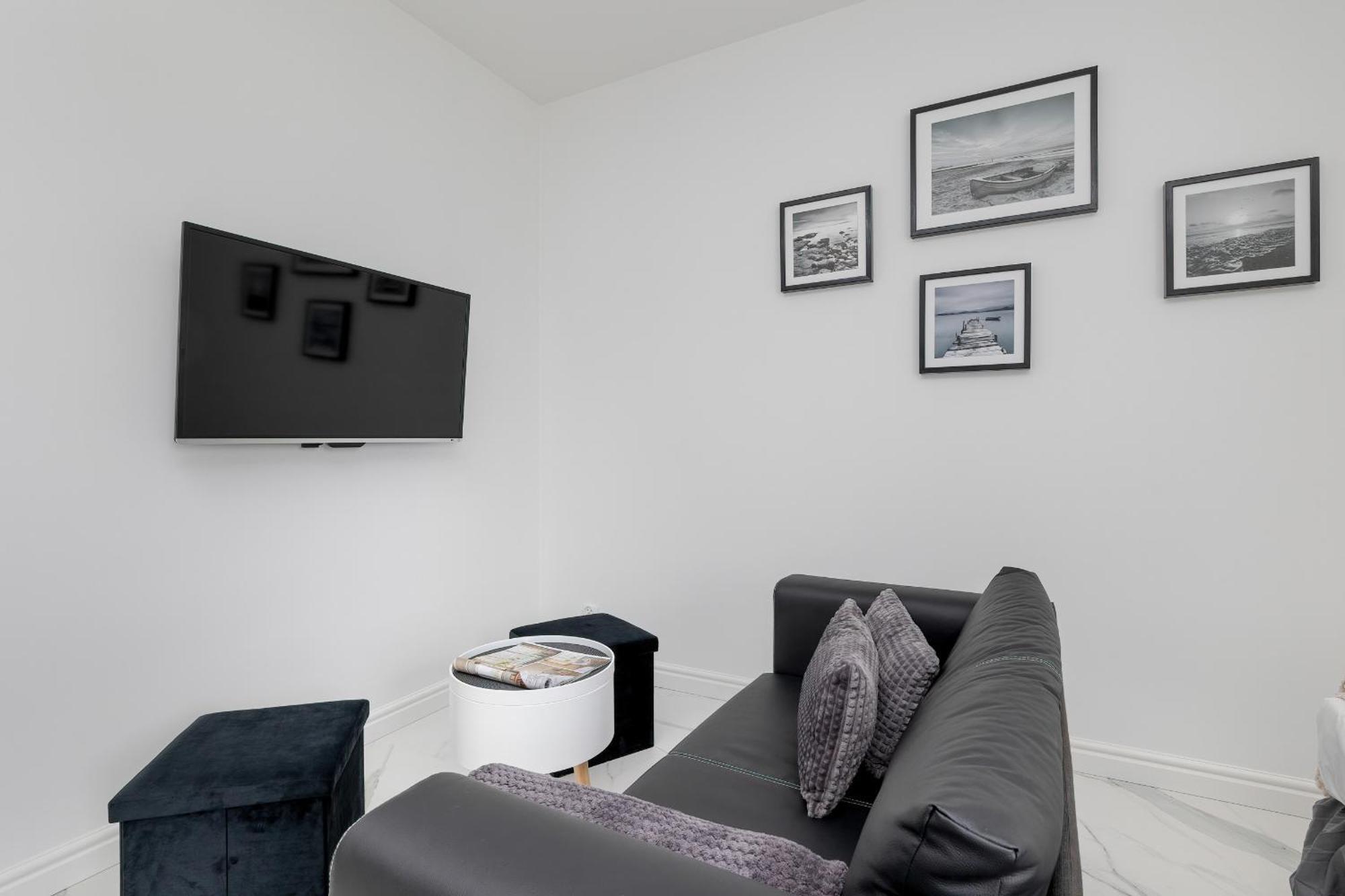 Plac Slowianski Apartments With Balcony Swinoujscie Center By Noclegi Renters Eksteriør bilde