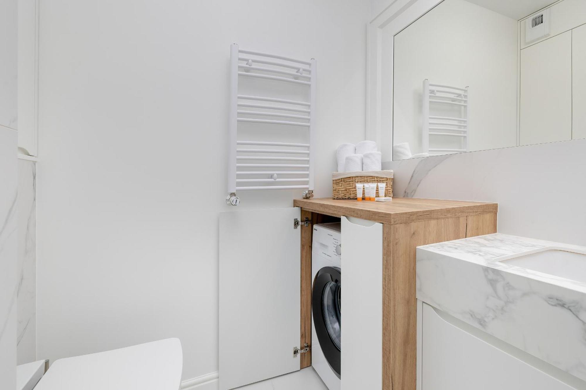 Plac Slowianski Apartments With Balcony Swinoujscie Center By Noclegi Renters Eksteriør bilde
